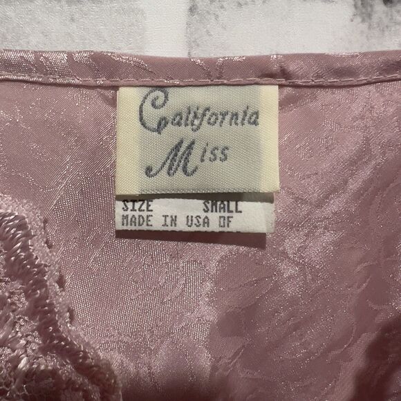 Vintage Pink Nightgown Small Chemise California Miss Lace Print Bow Faux Pearls - Picture 3 of 4